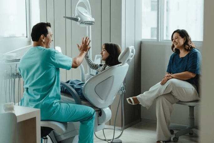 How Family Dentistry Supports Older Adults Living With Family Members